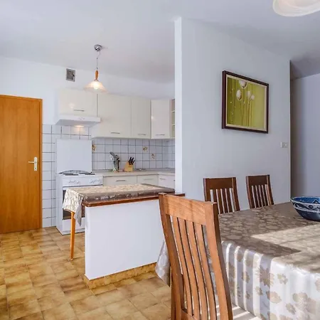 Apartment In 35205 Mali Losinj