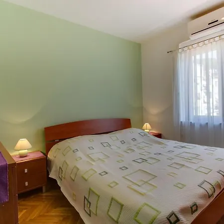 In 35205 Apartment