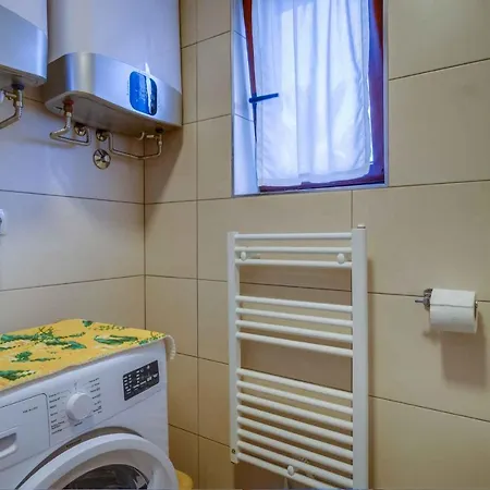 In 35205 Apartament *